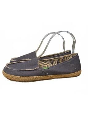 Sanuk Fiona Canvas Flat Shoes 8 Gray Distressed Slip On Minimalist Comfy Preppy